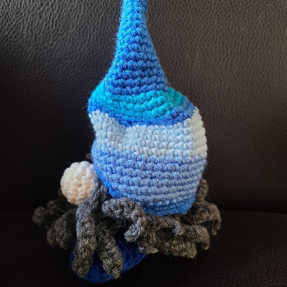 Gnome stuffie - Picture 1 of 3